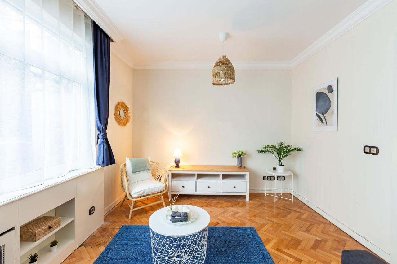 Flat With Excellent Location In Tesvikiye, Sisli Istanbul Exterior photo